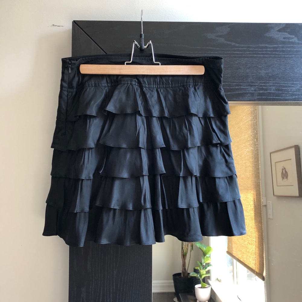 BLACK RUFFLE SKIRT